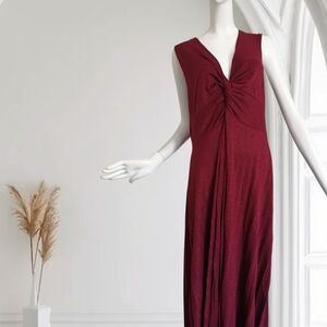 Elegant Burgundy Maxi Dress